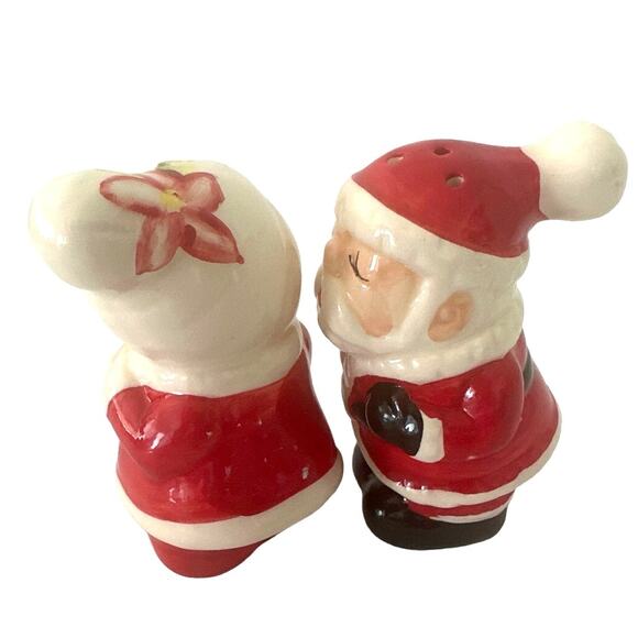 Christmas Kissing Santa Claus & Mrs. Claus salt & pepper shakers mint condition - Picture 3 of 3